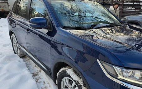 Mitsubishi Outlander III рестайлинг 3, 2015 год, 2 400 000 рублей, 3 фотография