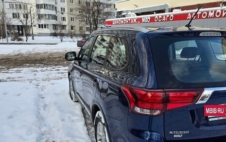 Mitsubishi Outlander III рестайлинг 3, 2015 год, 2 400 000 рублей, 11 фотография