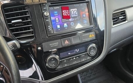 Mitsubishi Outlander III рестайлинг 3, 2015 год, 2 400 000 рублей, 19 фотография