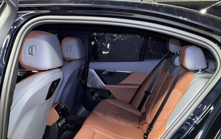 BMW 5 серия, 2024 год, 5 900 000 рублей, 5 фотография