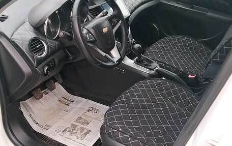 Chevrolet Cruze II, 2011 год, 850 000 рублей, 5 фотография