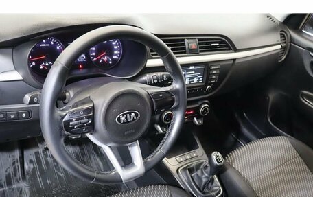 KIA Rio IV, 2018 год, 1 350 000 рублей, 6 фотография