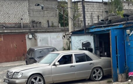 Mercedes-Benz W124, 1985 год, 350 000 рублей, 2 фотография