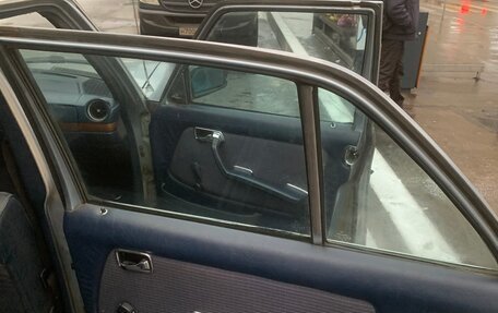 Mercedes-Benz W123, 1983 год, 195 000 рублей, 6 фотография