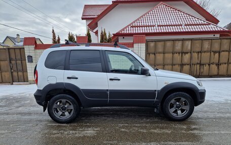 Chevrolet Niva I рестайлинг, 2019 год, 790 000 рублей, 9 фотография