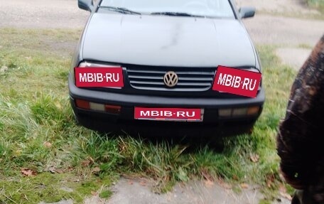 Volkswagen Vento, 1993 год, 160 000 рублей, 1 фотография