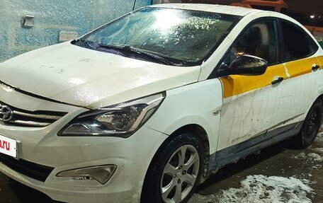 Hyundai Solaris II рестайлинг, 2016 год, 425 000 рублей, 2 фотография