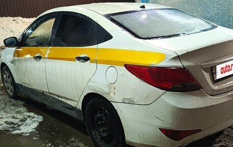 Hyundai Solaris II рестайлинг, 2016 год, 425 000 рублей, 3 фотография