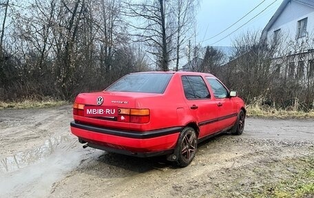Volkswagen Vento, 1992 год, 150 000 рублей, 3 фотография