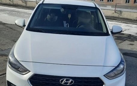 Hyundai Solaris II рестайлинг, 2019 год, 1 500 000 рублей, 4 фотография