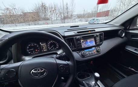 Toyota RAV4, 2016 год, 2 460 000 рублей, 10 фотография