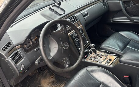 Mercedes-Benz E-Класс, 2002 год, 250 000 рублей, 4 фотография