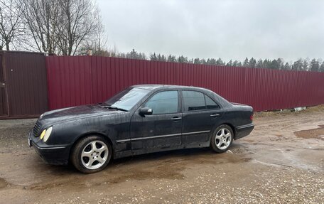 Mercedes-Benz E-Класс, 2002 год, 250 000 рублей, 3 фотография