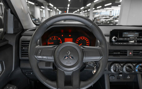 Mitsubishi L200, 2024 год, 4 600 000 рублей, 10 фотография