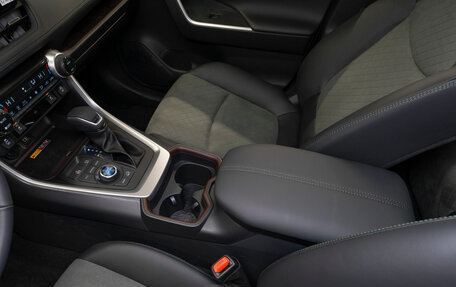 Toyota RAV4, 2025 год, 4 300 000 рублей, 18 фотография