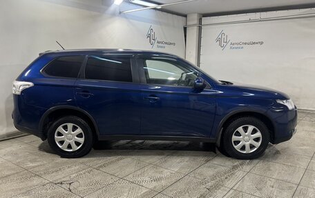 Mitsubishi Outlander III рестайлинг 3, 2014 год, 1 549 800 рублей, 16 фотография