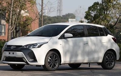 Toyota Yaris XP150 рестайлинг, 2022 год, 1 300 000 рублей, 1 фотография