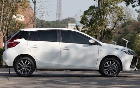 Toyota Yaris XP150 рестайлинг, 2022 год, 1 300 000 рублей, 4 фотография