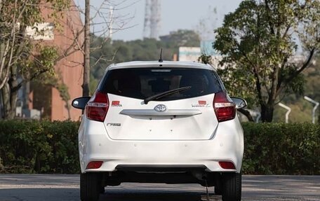 Toyota Yaris XP150 рестайлинг, 2022 год, 1 300 000 рублей, 6 фотография