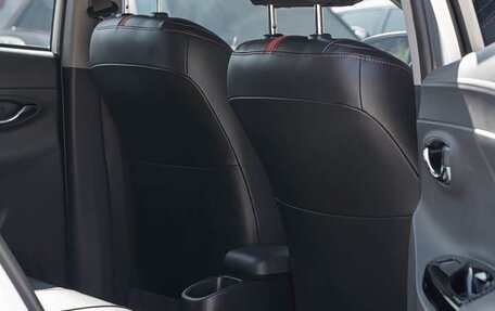 Toyota Yaris XP150 рестайлинг, 2022 год, 1 300 000 рублей, 14 фотография