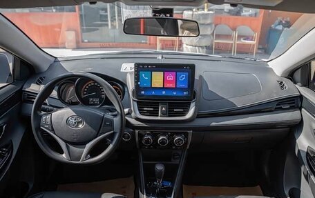 Toyota Yaris XP150 рестайлинг, 2022 год, 1 300 000 рублей, 9 фотография