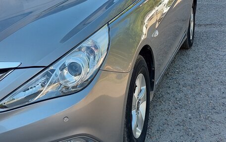 Hyundai Sonata VI, 2010 год, 950 000 рублей, 1 фотография