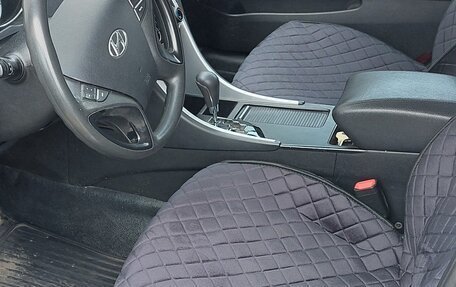 Hyundai Sonata VI, 2010 год, 950 000 рублей, 19 фотография