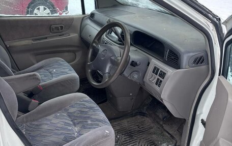 Nissan Prairie III, 2000 год, 165 000 рублей, 1 фотография