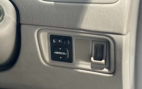 Toyota Prius IV XW50, 2002 год, 319 000 рублей, 16 фотография