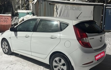 Hyundai Solaris II рестайлинг, 2014 год, 790 000 рублей, 3 фотография