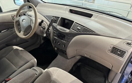 Toyota Prius IV XW50, 2000 год, 399 000 рублей, 10 фотография