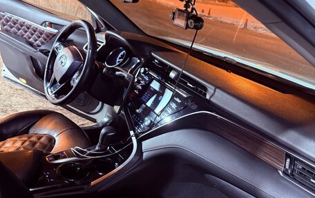 Toyota Camry, 2020 год, 1 740 000 рублей, 4 фотография