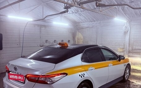 Toyota Camry, 2020 год, 1 740 000 рублей, 2 фотография