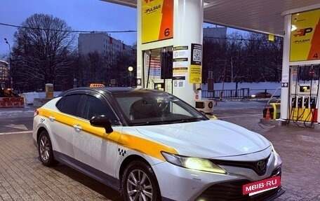 Toyota Camry, 2020 год, 1 740 000 рублей, 8 фотография