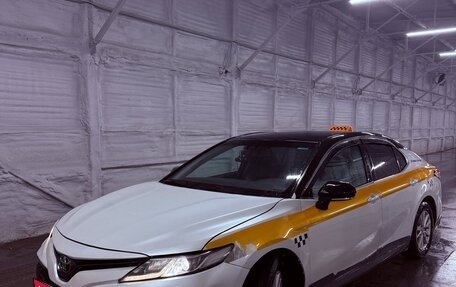 Toyota Camry, 2020 год, 1 740 000 рублей, 3 фотография