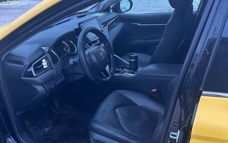 Toyota Camry, 2022 год, 2 200 000 рублей, 5 фотография