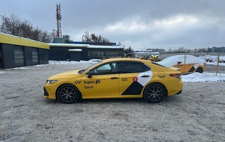 Toyota Camry, 2022 год, 2 200 000 рублей, 2 фотография
