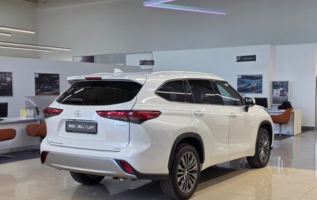 Toyota Highlander, 2025 год, 5 750 000 рублей, 8 фотография