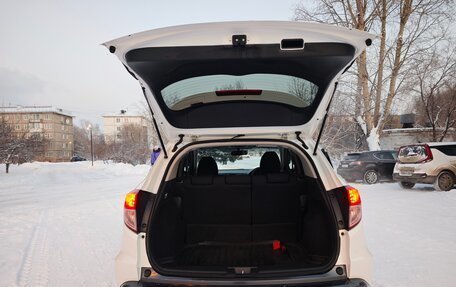 Honda Vezel, 2015 год, 1 550 000 рублей, 10 фотография