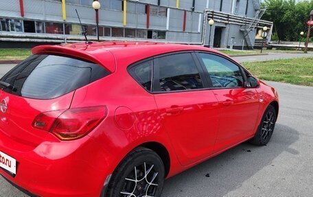 Opel Astra J, 2011 год, 759 999 рублей, 2 фотография