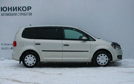 Volkswagen Touran III, 2011 год, 759 000 рублей, 4 фотография