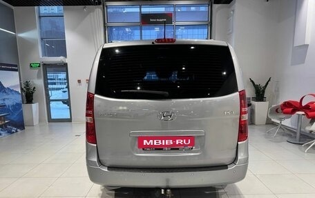 Hyundai H-1 II рестайлинг, 2017 год, 2 235 000 рублей, 5 фотография