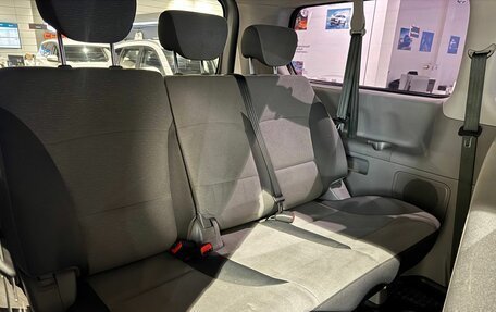 Hyundai H-1 II рестайлинг, 2017 год, 2 235 000 рублей, 14 фотография