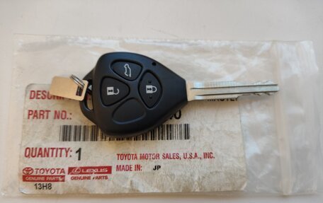 Toyota Land Cruiser Prado 150 рестайлинг 2, 2013 год, 4 050 000 рублей, 27 фотография