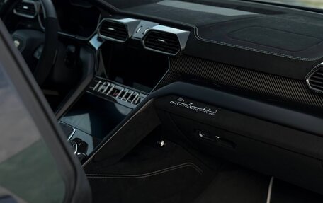 Lamborghini Urus I, 2024 год, 35 000 000 рублей, 11 фотография