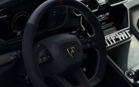 Lamborghini Urus I, 2024 год, 35 000 000 рублей, 10 фотография