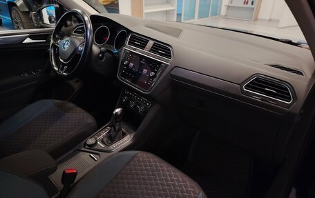 Volkswagen Tiguan II, 2019 год, 2 470 000 рублей, 8 фотография