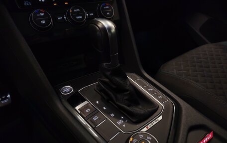 Volkswagen Tiguan II, 2019 год, 2 470 000 рублей, 12 фотография