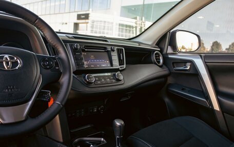 Toyota RAV4, 2019 год, 2 195 000 рублей, 14 фотография