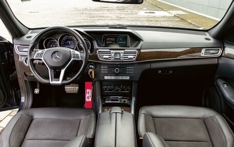 Mercedes-Benz E-Класс, 2015 год, 2 595 000 рублей, 17 фотография